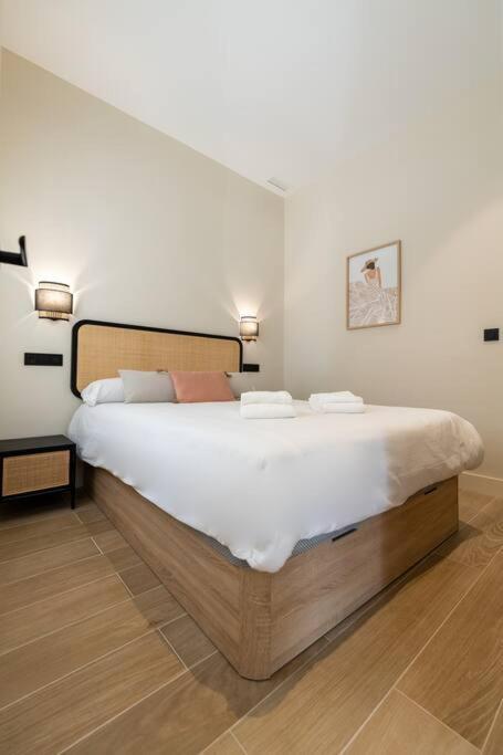 Amplio Y Comodo Cerca Plaza Castilla Apartamento *